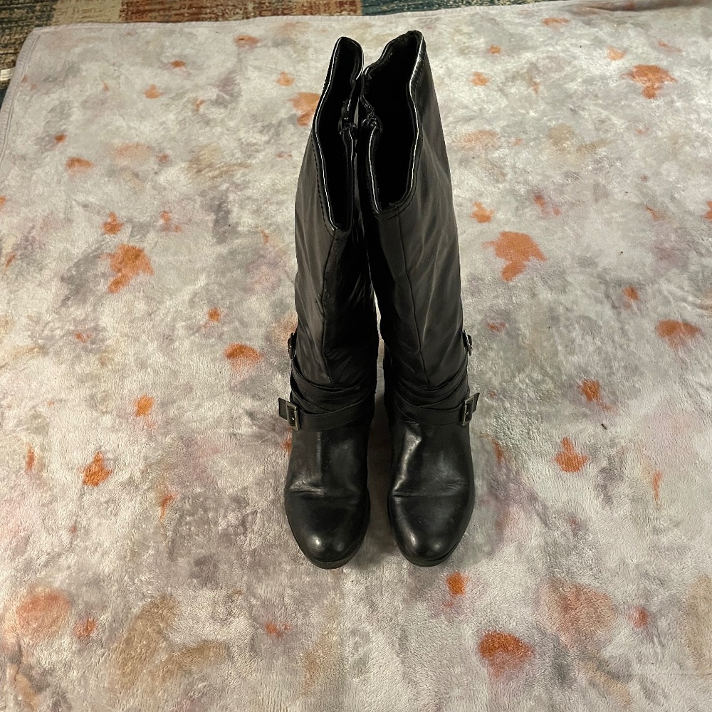 Knee high boots Size 8M